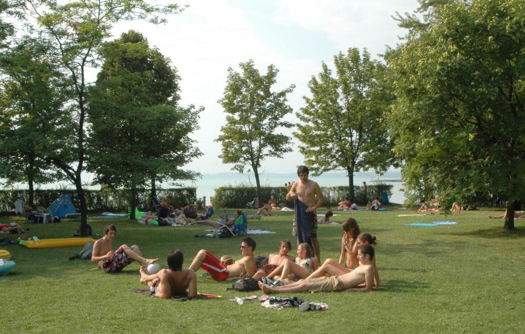 Balatonvilágos Club Aliga Retro Resort מראה חיצוני תמונה