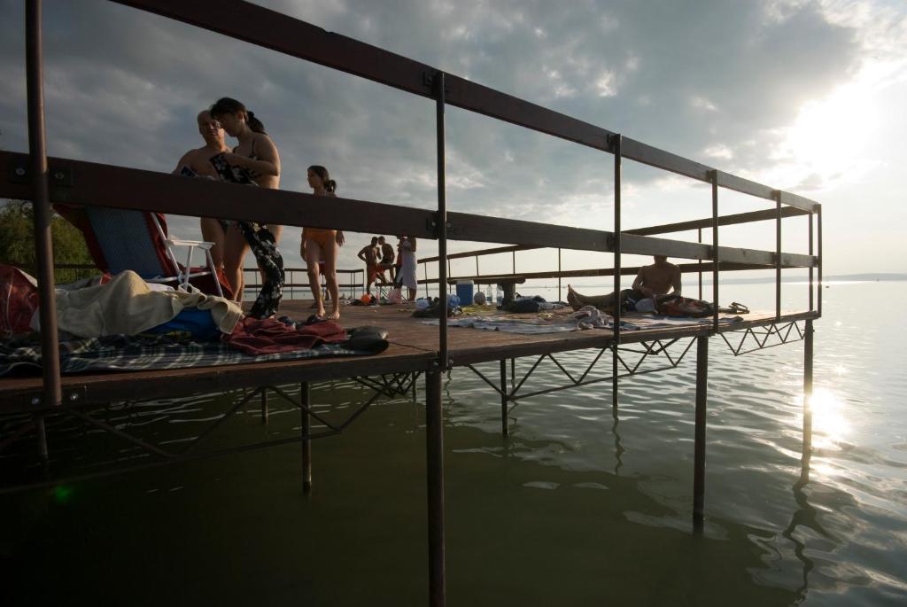 Balatonvilágos Club Aliga Retro Resort מראה חיצוני תמונה